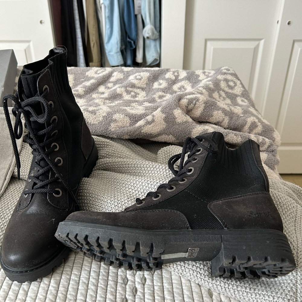 Kenzie motto boots.